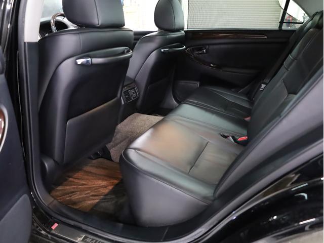 クラウンマジェスタ Ｃタイプ　Ｆパッケージ　後期型　サンルーフ　黒革シートヒータ　純正メーカーナビ　ＷＯＲＫシュヴァート２０インチＡＷ　新品フルタップ車高調　ＨＩＤライト　クリアランスソナー　バックカメラ　スマートキー（36枚目）