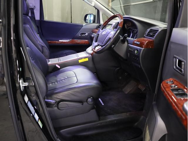 ヴェルファイア ２．４Ｚ　プラチナセレクションＩＩ　サンルーフ　両側自動スライドドア　純正メーカーナビ　ＷＯＲＫデュランダル２０インチＡＷ　ローダウン　地デジフルセグ　バックカメラ　スマートキー　黒革調シートカバー　クリアランスソナー（30枚目）