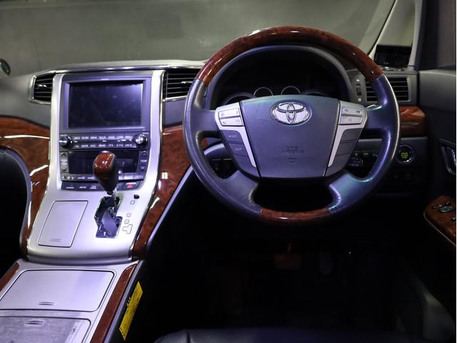 ヴェルファイア ２．４Ｚ　プラチナセレクションＩＩ　サンルーフ　両側自動スライドドア　純正メーカーナビ　ＷＯＲＫデュランダル２０インチＡＷ　ローダウン　地デジフルセグ　バックカメラ　スマートキー　黒革調シートカバー　クリアランスソナー（32枚目）