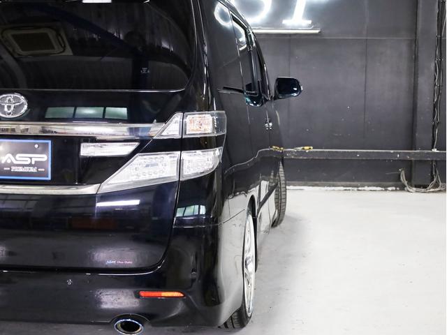 ヴェルファイア ２．４Ｚ　プラチナセレクションＩＩ　サンルーフ　両側自動スライドドア　純正メーカーナビ　ＷＯＲＫデュランダル２０インチＡＷ　ローダウン　地デジフルセグ　バックカメラ　スマートキー　黒革調シートカバー　クリアランスソナー（55枚目）