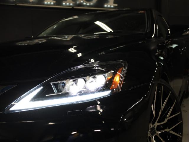 ＩＳ ＩＳ２５０　バージョンＬ　黒革エアーシート　ＡＭＥシュタイナー１９インチＡＷ　新品フルタップ車高調　三眼ヘッドライト　スピンドルエアロ　純正メーカーナビ　地デジフルセグ　バックカメラ　スマートキー　パドルシフト（8枚目）