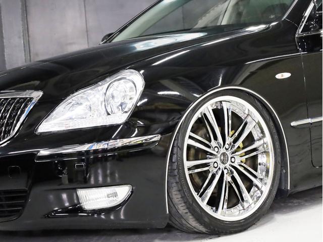 クラウンマジェスタ Ｃタイプ　Ｆパッケージ　後期型　ワンオーナー車　サンルーフ　黒革シートヒータ　Ｋｒａｎｚｅ２０インチＡＷ　エアサスコントローラー　純正メーカーナビ　バックカメラ　スマートキー　パワーシート　ＨＩＤライト　クリアランスソナー（6枚目）