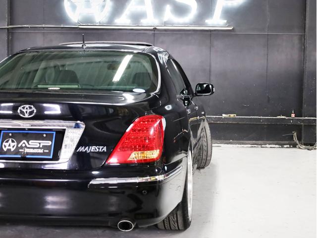 クラウンマジェスタ Ｃタイプ　Ｆパッケージ　後期型　ワンオーナー車　サンルーフ　黒革シートヒータ　Ｋｒａｎｚｅ２０インチＡＷ　エアサスコントローラー　純正メーカーナビ　バックカメラ　スマートキー　パワーシート　ＨＩＤライト　クリアランスソナー（51枚目）