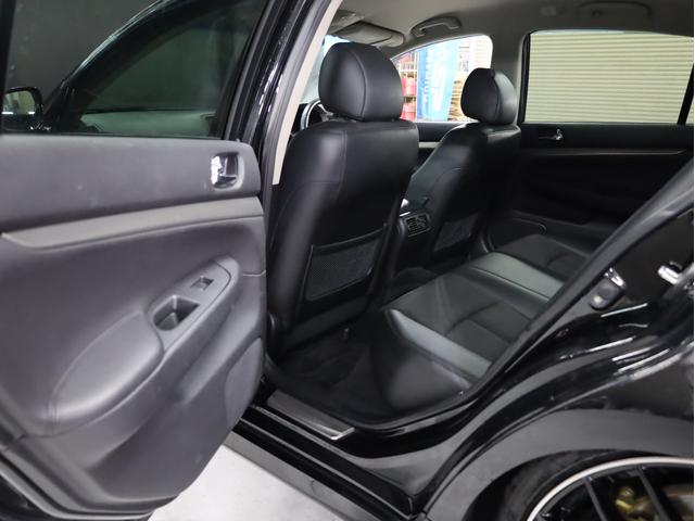 スカイライン 250GT タイプS 後期型 RAYSホムラ20インチAW 新品フルタップ車高調 フロントスポイラー 純正メーカーナビ 地デジフルセグ バックカメラ スマートキー パドルシフト HIDライト(42枚目)