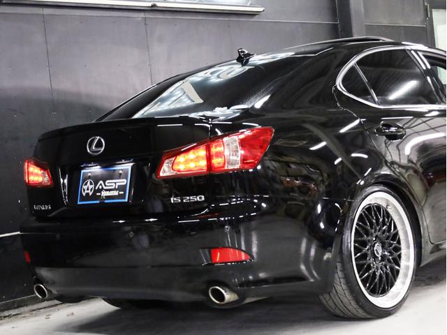 IS IS250 Fスポーツ サンルーフ ブラックハーフレザー シートヒーター スピンドルバンパー AMEシュタイナー20インチAW 新品フルタップ車高調 純正メーカーナビ 地デジフルセグ バックカメラ スマートキー パドルシフト(19枚目)