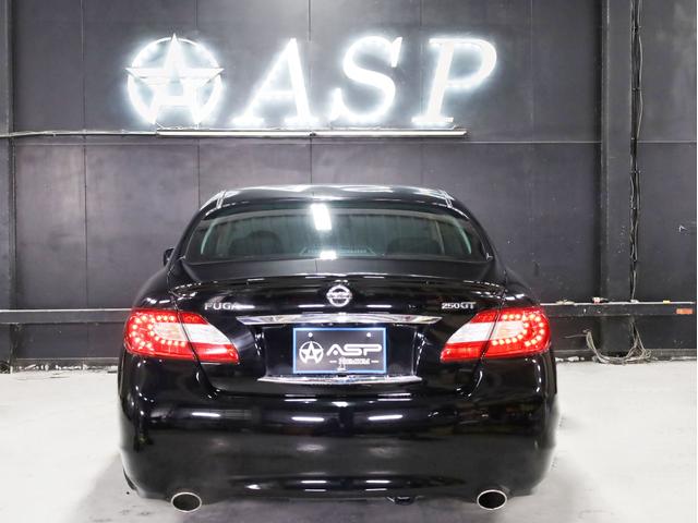 フーガ ２５０ＧＴ　Ａパッケージ　ブラックハーフレザー　ＯＰエアロバンパー　ＲＡＹＳホムラ２０インチＡＷ　新品フルタップ車高調　純正メーカーナビ　地デジフルセグ　バックカメラ　スマートキー　パワーシート（23枚目）