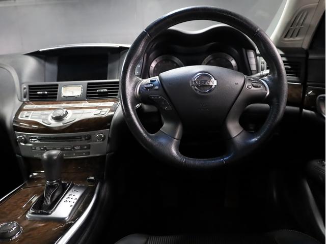 フーガ ２５０ＧＴ　Ａパッケージ　ブラックハーフレザー　ＯＰエアロバンパー　ＲＡＹＳホムラ２０インチＡＷ　新品フルタップ車高調　純正メーカーナビ　地デジフルセグ　バックカメラ　スマートキー　パワーシート（32枚目）