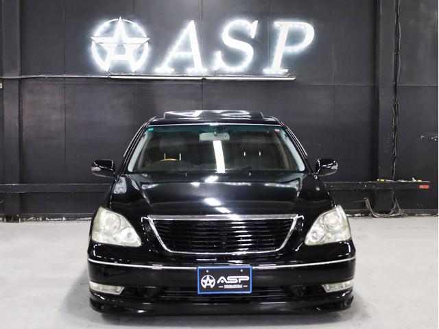 セルシオ C仕様 インテリアセレクション 後期型 サンルーフ 黒革エアーシート AIRLLENエアサス トラフィックスター20インチAW エアロパーツ 社外マフラー 純正メーカーナビ バックカメラ スマートキー パワーシート(10枚目)