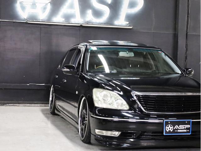 セルシオ C仕様 インテリアセレクション 後期型 サンルーフ 黒革エアーシート AIRLLENエアサス トラフィックスター20インチAW エアロパーツ 社外マフラー 純正メーカーナビ バックカメラ スマートキー パワーシート(13枚目)