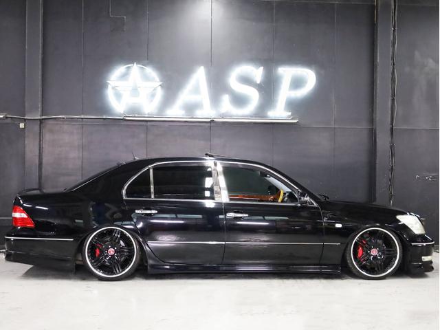 セルシオ C仕様 インテリアセレクション 後期型 サンルーフ 黒革エアーシート AIRLLENエアサス トラフィックスター20インチAW エアロパーツ 社外マフラー 純正メーカーナビ バックカメラ スマートキー パワーシート(16枚目)