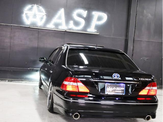 セルシオ C仕様 インテリアセレクション 後期型 サンルーフ 黒革エアーシート AIRLLENエアサス トラフィックスター20インチAW エアロパーツ 社外マフラー 純正メーカーナビ バックカメラ スマートキー パワーシート(26枚目)