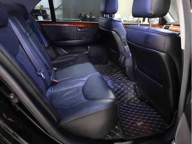 セルシオ C仕様 インテリアセレクション 後期型 サンルーフ 黒革エアーシート AIRLLENエアサス トラフィックスター20インチAW エアロパーツ 社外マフラー 純正メーカーナビ バックカメラ スマートキー パワーシート(35枚目)