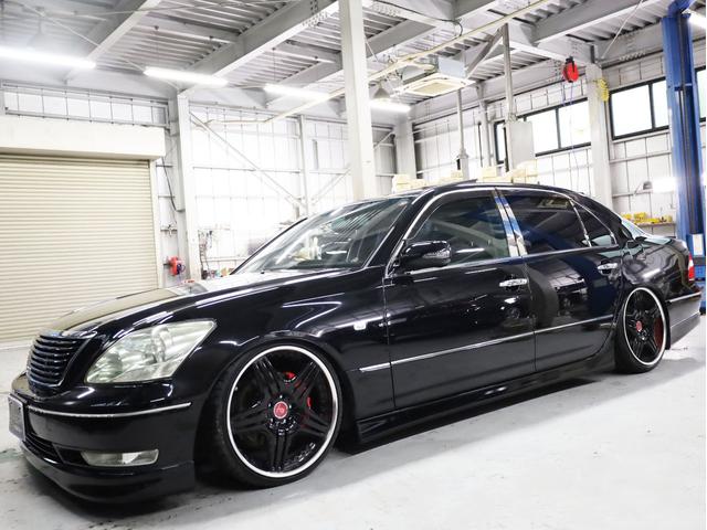 セルシオ C仕様 インテリアセレクション 後期型 サンルーフ 黒革エアーシート AIRLLENエアサス トラフィックスター20インチAW エアロパーツ 社外マフラー 純正メーカーナビ バックカメラ スマートキー パワーシート(50枚目)