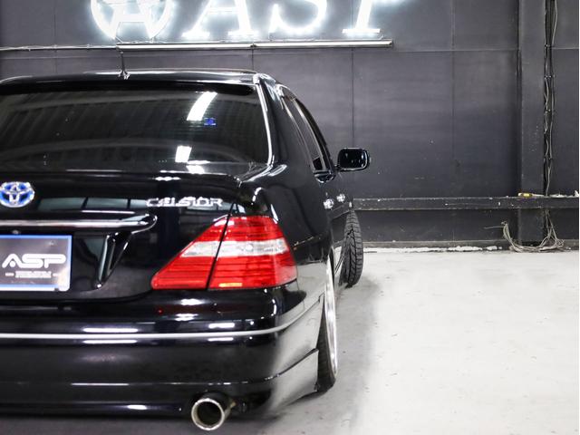 セルシオ C仕様 インテリアセレクション 後期型 サンルーフ 黒革エアーシート AIRLLENエアサス トラフィックスター20インチAW エアロパーツ 社外マフラー 純正メーカーナビ バックカメラ スマートキー パワーシート(52枚目)