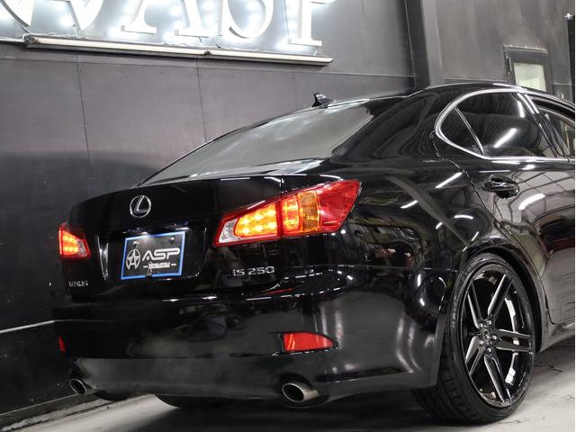 ＩＳ ＩＳ２５０　ＥＳＴＡＴＵＳ２０インチＡＷ　ローダウン　スピンドルバンパー　三眼ヘッドライト　純正メーカーナビ　地デジフルセグ　バックカメラ　スマートキー　パワーシート　パドルシフト（18枚目）