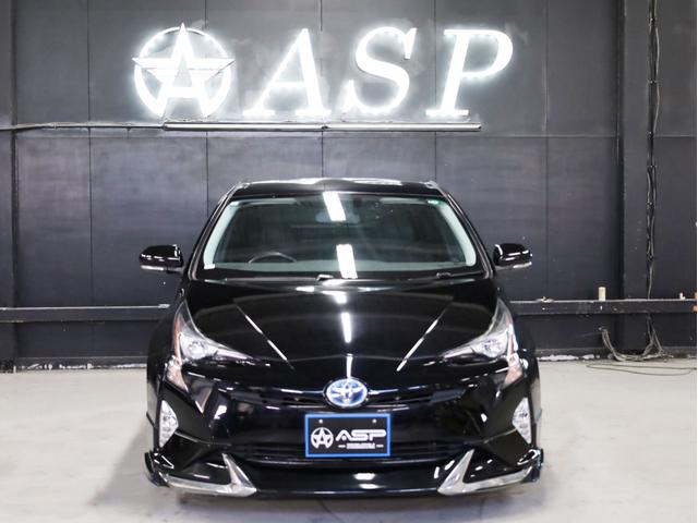 プリウス Ｓ　アネーロコラソン１９インチＡＷ　フルエアロ　ローダウン　純正ＳＤナビ　地デジフルセグ　バックカメラ　スマートキー　ＬＥＤヘッドライト（9枚目）