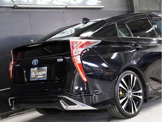 プリウス Ｓ　アネーロコラソン１９インチＡＷ　フルエアロ　ローダウン　純正ＳＤナビ　地デジフルセグ　バックカメラ　スマートキー　ＬＥＤヘッドライト（19枚目）