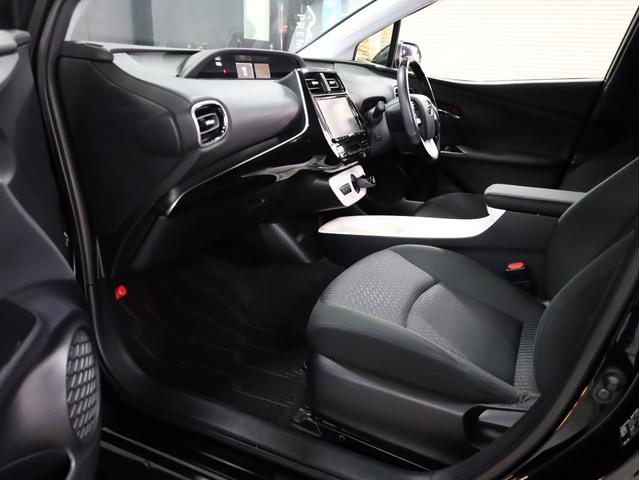 プリウス Ａ　ＢＡＤＸロクサーニ１９インチＡＷ　ローダウンサス　フルエアロ　純正９インチＳＤナビ　地デジフルセグ　バックカメラ　スマートキー　クリアランスソナー　レーダークルーズ　ＬＥＤヘッドライト（30枚目）