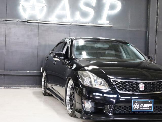 クラウン ２．５アスリート　アニバーサリーエディション　後期型　黒革エアーシート　ＡＭＥシュタイナー２０インチＡＷ　新品フルタップ車高調　エアロパーツ　純正メーカーナビ　地デジフルセグ　バックカメラ　スマートキー　パワーシート　ＨＩＤライト（12枚目）