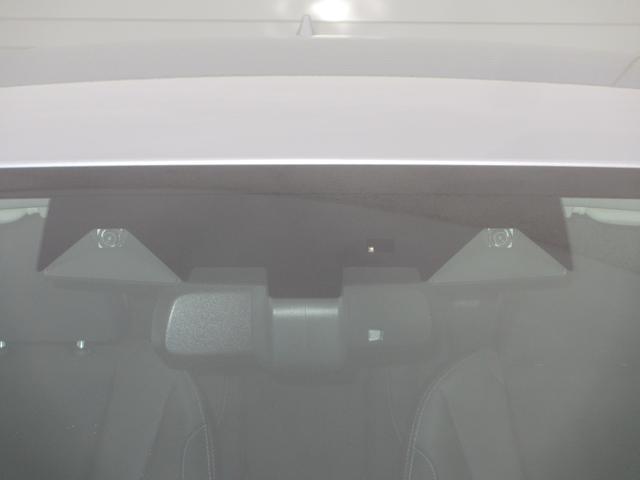 レヴォーグ ＧＴ　ＥＸアイサイトＸ搭載車　ナビ　３方向カメラ　ＥＴＣ２０　２年間走行距離無制限部分保証付き　　ワンオーナー　新世代アイサイト＆アイサイトＸ搭載　障害物センサー　衝突被害＆後退時被害軽減ブレーキ　後側方警戒＆停止保持システム　パワーシート　　ナビ　ＥＴＣ２．０（19枚目）