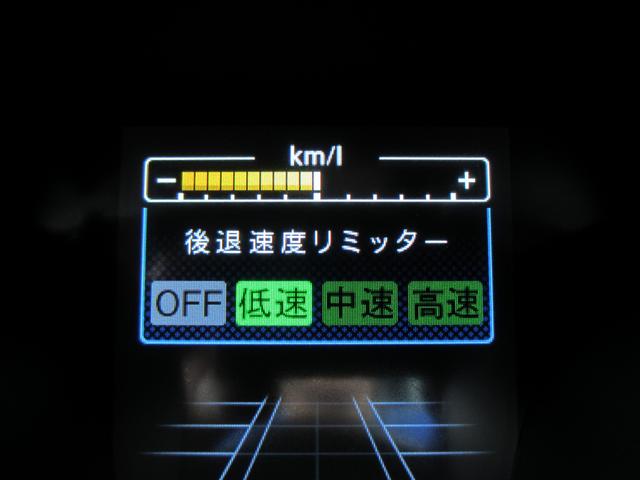 レガシィＢ４ リミテッド　アイサイト３搭載車　８インチナビ　バックカメラ　１年間走行距離無制限部分保証付き　ワンオーナー　アイサイト３搭載　衝突被害軽減ブレーキ　パナソニック製８インチナビ　バックカメラ　レザーシート　シートヒーター　電動パワーシート　　ヒルホールドスタート（13枚目）