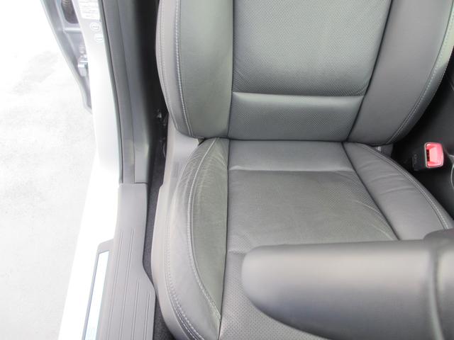 レガシィＢ４ リミテッド　アイサイト３搭載車　８インチナビ　バックカメラ　１年間走行距離無制限部分保証付き　ワンオーナー　アイサイト３搭載　衝突被害軽減ブレーキ　パナソニック製８インチナビ　バックカメラ　レザーシート　シートヒーター　電動パワーシート　　ヒルホールドスタート（34枚目）