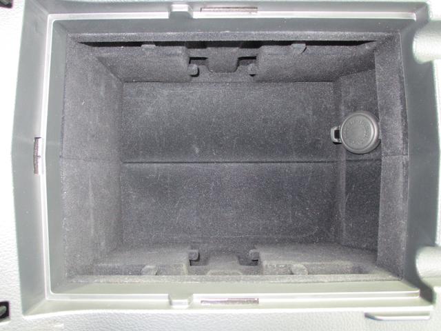 レガシィＢ４ リミテッド　アイサイト３搭載車　８インチナビ　バックカメラ　１年間走行距離無制限部分保証付き　ワンオーナー　アイサイト３搭載　衝突被害軽減ブレーキ　パナソニック製８インチナビ　バックカメラ　レザーシート　シートヒーター　電動パワーシート　　ヒルホールドスタート（38枚目）
