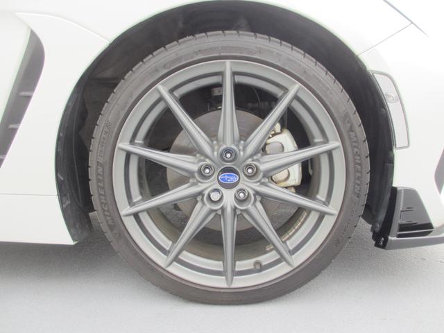 ＢＲＺ Ｓ　ＳＴＩ製フルエアロ付き　ナビ　バックカメラ　ＥＴＣ２．０　２年間走行距離無制限部分保証付き　ワンオーナー　アイサイト３搭載車　衝突被害＆後退時被害軽減ブレーキ　後側方警戒システム　カロッツェリアメモリー９インチナビ　バックカメラ　ＥＴＣ２．０　シートヒーター（7枚目）