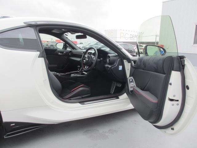 ＢＲＺ Ｓ　ＳＴＩ製フルエアロ付き　ナビ　バックカメラ　ＥＴＣ２．０　２年間走行距離無制限部分保証付き　ワンオーナー　アイサイト３搭載車　衝突被害＆後退時被害軽減ブレーキ　後側方警戒システム　カロッツェリアメモリー９インチナビ　バックカメラ　ＥＴＣ２．０　シートヒーター（33枚目）