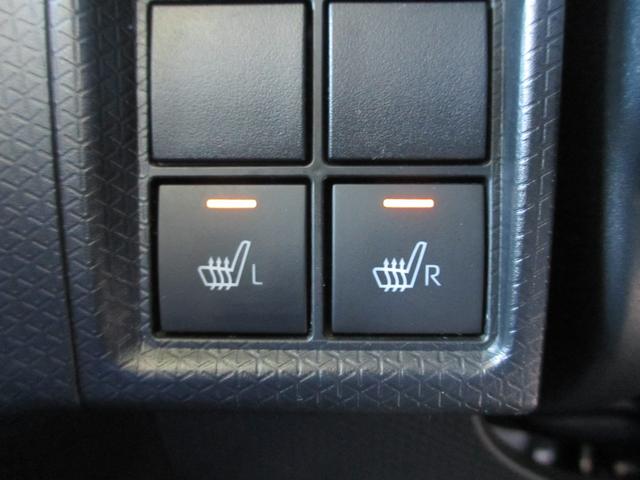 運転席・助手席には、寒い日に重宝するシートヒーターが付いております。