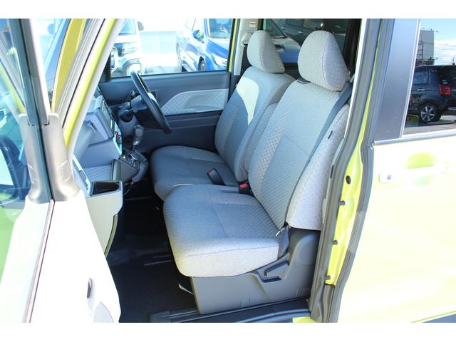 助手席もしっかりとしたサイズのシートです。