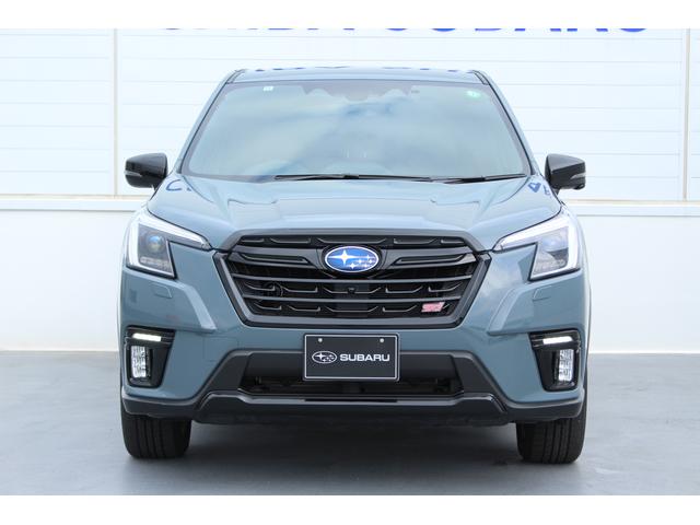 フォレスター ＳＴＩスポーツ　ブラックインテリアセレクション　レザー　２年間走行距離無制限部分保証付き　ワンオーナー　ブラックレザーシート　新世代アイサイト搭載　衝突被害＆後退時被害軽減ブレーキ　後側方警戒＆停止保持システム　スマートリヤビューカメラ　ナビ　３方向カメラ（4枚目）