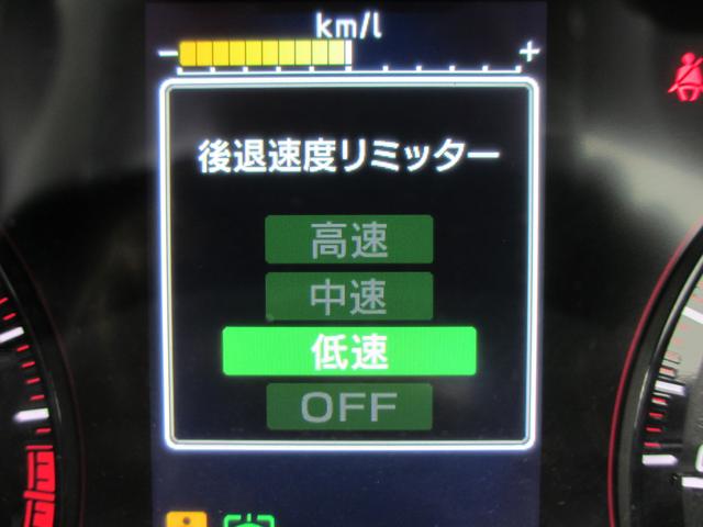 フォレスター ＳＴＩスポーツ　ブラックインテリアセレクション　レザー　２年間走行距離無制限部分保証付き　ワンオーナー　ブラックレザーシート　新世代アイサイト搭載　衝突被害＆後退時被害軽減ブレーキ　後側方警戒＆停止保持システム　スマートリヤビューカメラ　ナビ　３方向カメラ（14枚目）