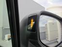リヤビークルディテクション(後側方警戒システム)。左右斜め後方の車などを検知するとミラー部が点灯してドライバーに教えてくれます。車線変更時などに便利な機能です。