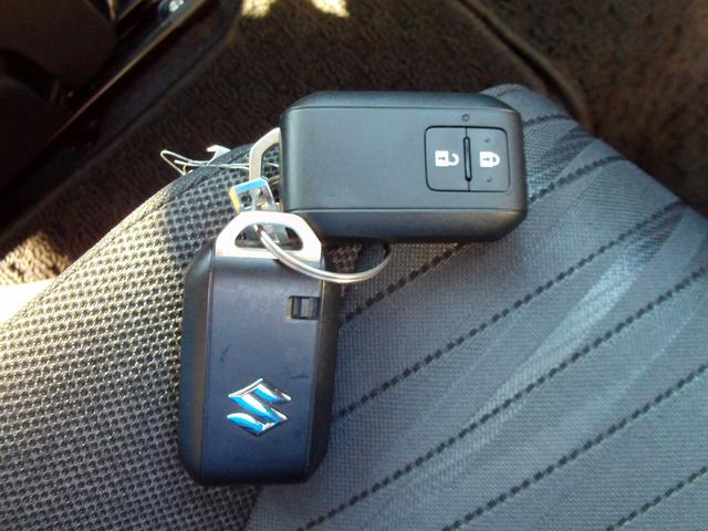 ソリオ Ｇ　オーディオレス　両側Ｓドア　キーレスプッシュスタート　オーディオレス　両側スライドドア　キーレスプッシュスタート　ウォークスルー　衝突被害軽減ブレーキ　後退時ブレーキサポート　ＳＲＳサイドエアバッグ　ＳＲＳカーテンエアバッグ　フルオートエアコン（11枚目）