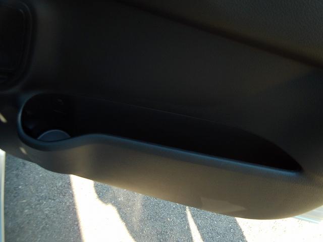 ソリオ Ｇ　オーディオレス　両側Ｓドア　キーレスプッシュスタート　オーディオレス　両側スライドドア　キーレスプッシュスタート　ウォークスルー　衝突被害軽減ブレーキ　後退時ブレーキサポート　ＳＲＳサイドエアバッグ　ＳＲＳカーテンエアバッグ　フルオートエアコン（61枚目）