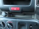 ＰＡ　４速ＡＴ　ＦＭ／ＡＭラジオ　エアコン　両側スライドドア　ＦＭ／ＡＭラジオ　両側スライドドア　オーバーヘッドシェルフ　衝突被害軽減ブレーキ　後退時ブレーキサポート　車両走行安定補助システム　アイドリングストップ　オートライト　電源ソケット　エアコン（41枚目）