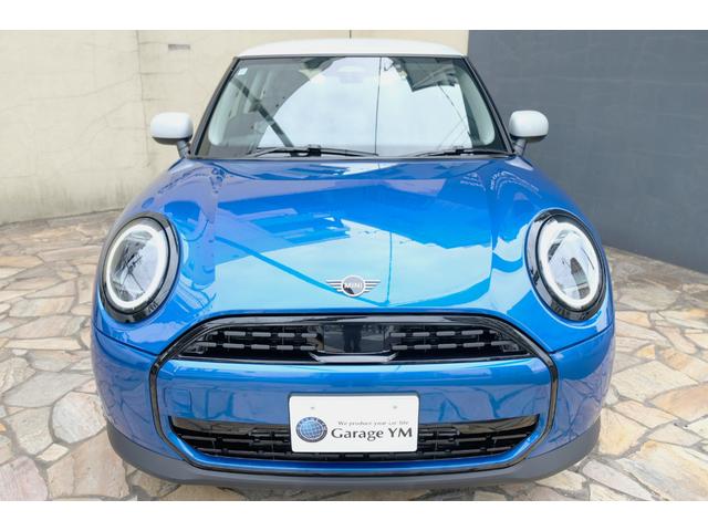 ＭＩＮＩ クーパーＣ　クラシック・トリム　３ドア　ＤＣＴ　ステアリングヒーター・シートヒーター・ドライビングアシストプラス・パーキングアシスト・ＨＵＤ・ＡＲビュー（3枚目）
