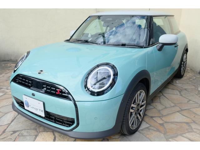 ＭＩＮＩ クーパーＳ　３ドア　ＤＣＴ　クラシックトリム・コンビシート・１７インチＡＷ・ステアリングヒーター・シートヒーター・ドライビングアシストプラス・パーキングアシストプラス・ＨＵＤ・ＡＲビュー（2枚目）