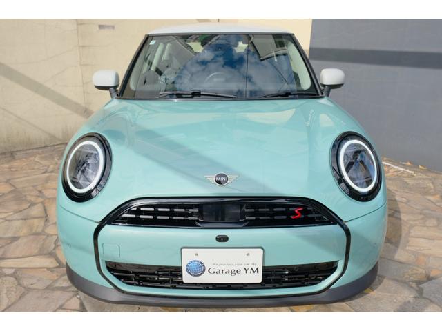 ＭＩＮＩ クーパーＳ　３ドア　ＤＣＴ　クラシックトリム・コンビシート・１７インチＡＷ・ステアリングヒーター・シートヒーター・ドライビングアシストプラス・パーキングアシストプラス・ＨＵＤ・ＡＲビュー（3枚目）