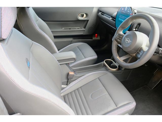 ＭＩＮＩ クーパーＳ　３ドア　ＤＣＴ　クラシックトリム・コンビシート・１７インチＡＷ・ステアリングヒーター・シートヒーター・ドライビングアシストプラス・パーキングアシストプラス・ＨＵＤ・ＡＲビュー（10枚目）