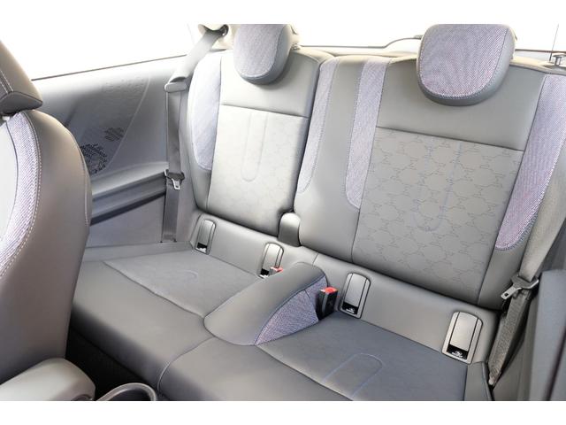 ＭＩＮＩ クーパーＳ　３ドア　ＤＣＴ　クラシックトリム・コンビシート・１７インチＡＷ・ステアリングヒーター・シートヒーター・ドライビングアシストプラス・パーキングアシストプラス・ＨＵＤ・ＡＲビュー（12枚目）