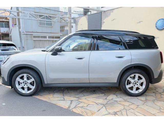 ＭＩＮＩ カントリーマンＣ　クラシック・トリム　ＤＣＴ・Ｍパッケージ（プライバシーガラス・運転席アクティブシート・パワーシート・インテリアカメラ・Ｈａｒｍａｎ／ｋａｒｄｏｎ）・１８ＡＷ・Ｄアシプロ・Ｐアシプラス・ステアヒーター・ＨＵＤ・ＡＲビュー（6枚目）