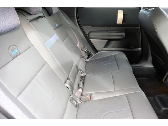 ＭＩＮＩ カントリーマンＣ　クラシック・トリム　ＤＣＴ・Ｍパッケージ（プライバシーガラス・運転席アクティブシート・パワーシート・インテリアカメラ・Ｈａｒｍａｎ／ｋａｒｄｏｎ）・１８ＡＷ・Ｄアシプロ・Ｐアシプラス・ステアヒーター・ＨＵＤ・ＡＲビュー（14枚目）