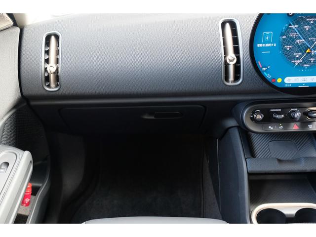 ＭＩＮＩ カントリーマンＣ　クラシック・トリム　ＤＣＴ・Ｍパッケージ（プライバシーガラス・運転席アクティブシート・パワーシート・インテリアカメラ・Ｈａｒｍａｎ／ｋａｒｄｏｎ）・１８ＡＷ・Ｄアシプロ・Ｐアシプラス・ステアヒーター・ＨＵＤ・ＡＲビュー（16枚目）