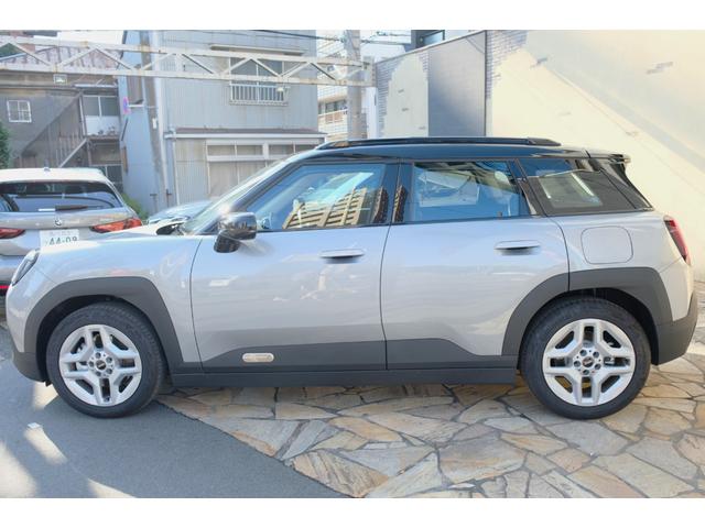 ＭＩＮＩ エースマンＥ　クラシック・トリム　コンビシート・シートヒーター・ステアリングヒーター・ドライビングアシスト・パーキングアシストプラス・ＨＵＤ・ＡＲビュー（6枚目）