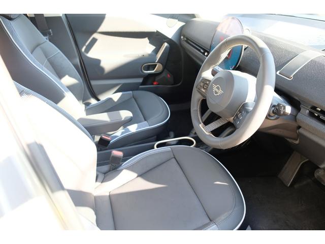 ＭＩＮＩ エースマンＥ　クラシック・トリム　コンビシート・シートヒーター・ステアリングヒーター・ドライビングアシスト・パーキングアシストプラス・ＨＵＤ・ＡＲビュー（11枚目）