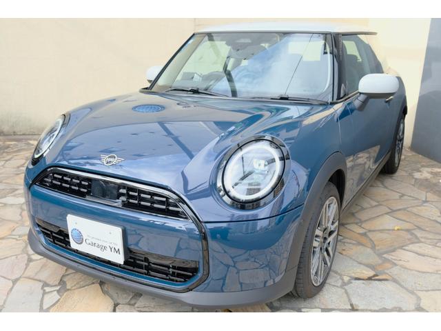 ＭＩＮＩ クーパーＣ　クラシック・トリム　３ドア　ＤＣＴ　コンビシート　１７インチＡＷ　シートヒーター　ステアリングヒーター　ドライビングアシストプラス　パーキングアシスト　ＨＵＤ　ＡＲビュー（2枚目）