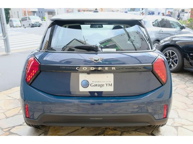 ＭＩＮＩ クーパーＣ　クラシック・トリム　３ドア　ＤＣＴ　コンビシート　１７インチＡＷ　シートヒーター　ステアリングヒーター　ドライビングアシストプラス　パーキングアシスト　ＨＵＤ　ＡＲビュー（8枚目）