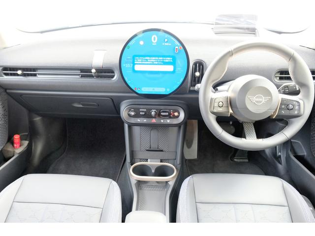 ＭＩＮＩ クーパーＣ　クラシック・トリム　３ドア　ＤＣＴ　コンビシート　１７インチＡＷ　シートヒーター　ステアリングヒーター　ドライビングアシストプラス　パーキングアシスト　ＨＵＤ　ＡＲビュー（10枚目）